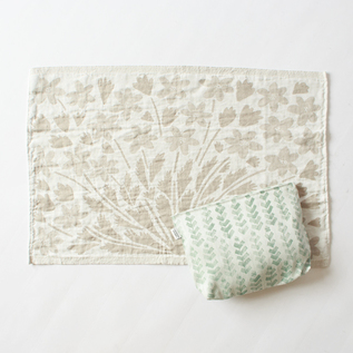 POUCH-GREEN TOWEL-WHITE POUCH-GREEN TOWEL-WHITE