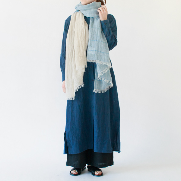 左右の色がコーディネートのアクセントに