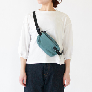 BLUE（身長：162cm）