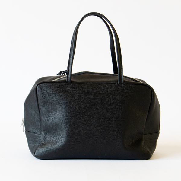 En スクエアダッフル M(BLACK)