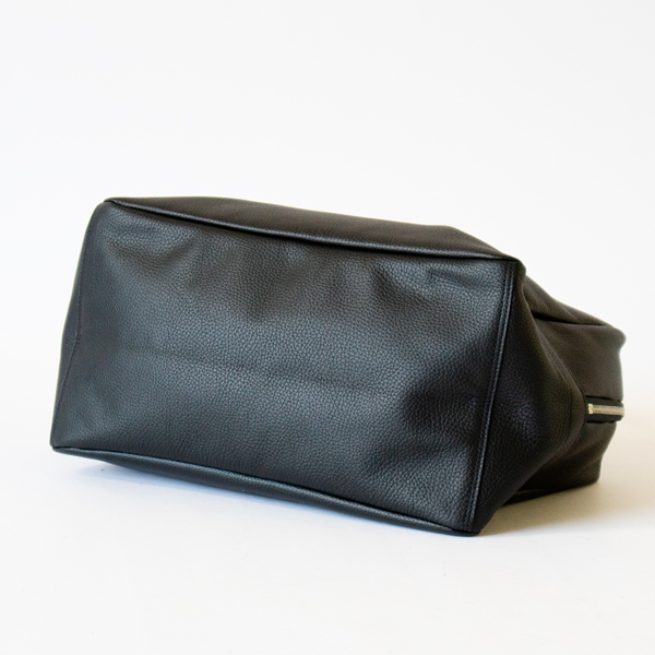 En スクエアダッフル M(BLACK)