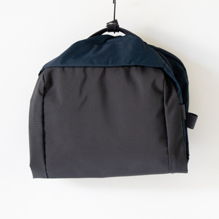 使用しない時はパタンと半分に折り畳めます(NAVY) 使用しない時はパタンと半分に折り畳めます(NAVY)