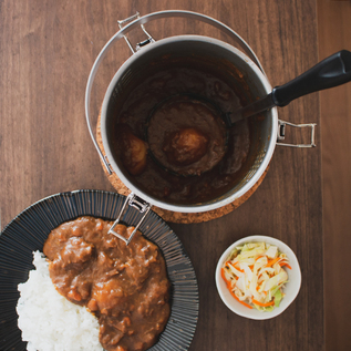 完全密閉で、2日目のカレーもしっとり美味しく食べられます(画像は旧仕様) 完全密閉で、2日目のカレーもしっとり美味しく食べられます(画像は旧仕様)