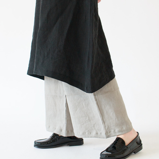 裾の角がデザインポイントです(身長162cm、BLACK) 裾の角がデザインポイントです(身長162cm、BLACK)