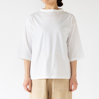 WHITE・身長162cm WHITE・身長162cm
