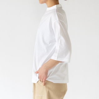 WHITE・身長162cm WHITE・身長162cm