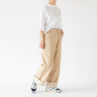 WHITE・身長162cm WHITE・身長162cm