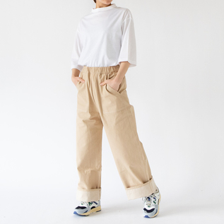 WHITE・身長162cm WHITE・身長162cm