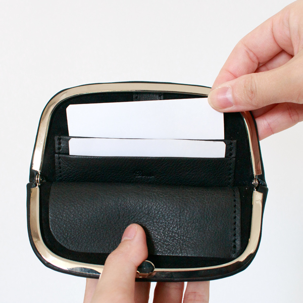 大はカードポケットが2つ付いています