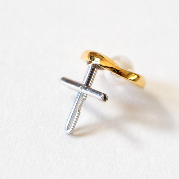 軸をT字にするとキャッチに変化(CHARISMA DIANA GOLD)