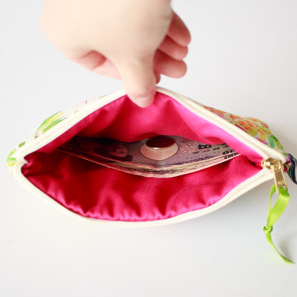 お金を入れて(TRESCOMULTI)