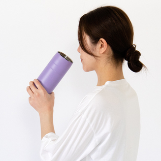 軽量でさっと手に取れるボトルです(LAVENDER) 軽量でさっと手に取れるボトルです(LAVENDER)