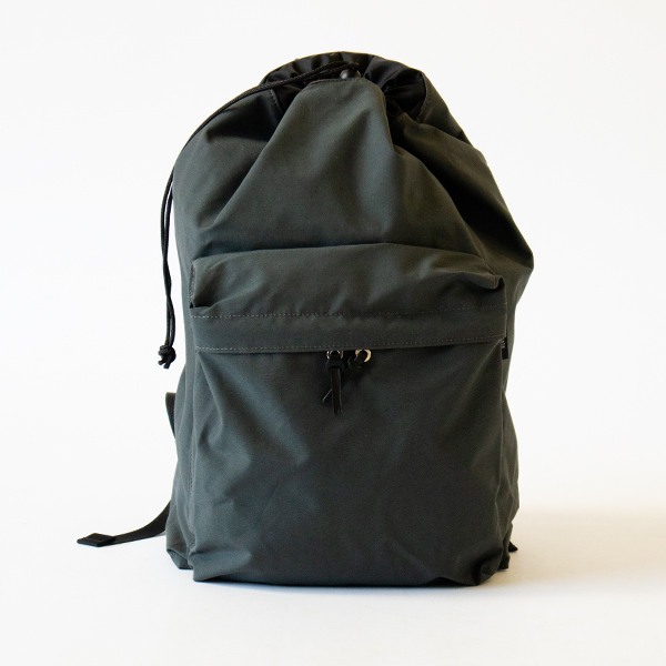 バックパック DRAW STRING PACK（STEEL GREY）