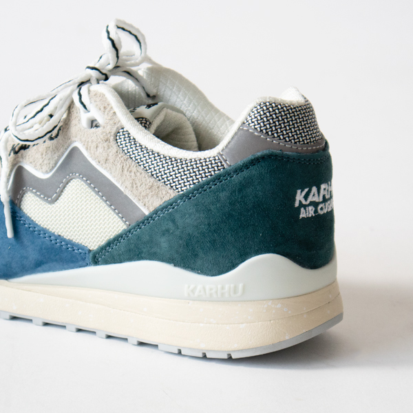 ソールには、独自開発したエアクッションが搭載 ソールには、独自開発したエアクッションが搭載