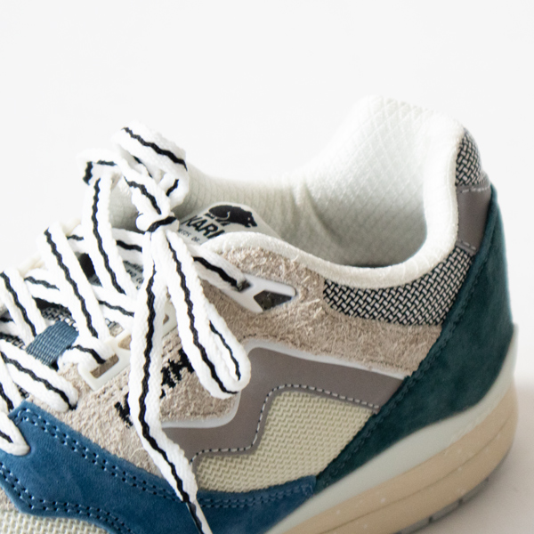 厚みのあるクッションが柔軟に動き、心地よいホールド感 厚みのあるクッションが柔軟に動き、心地よいホールド感