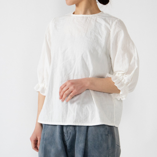 白、身長:162cm 白、身長:162cm