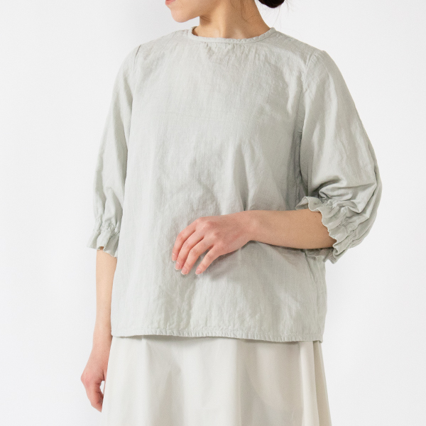 裏葉色、身長：162cm