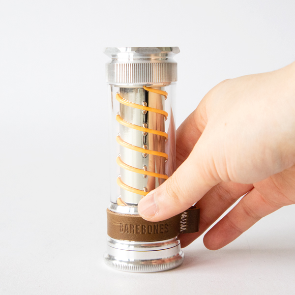 他素材よりも軽量な仕上がりです(ALUMINUM)
