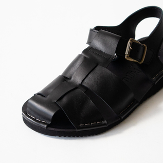 グルカサンダル VIBRAM NERO／Punto Pigro（プント ピグロ）｜愛着を