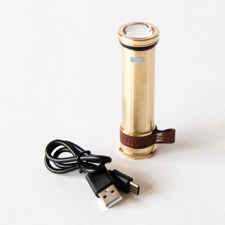 USB-Cケーブルを同梱