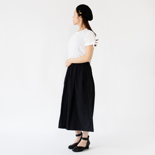 ベレー帽にさまざまなピンズをつけてアレンジ(TRICOLOR) ベレー帽にさまざまなピンズをつけてアレンジ(TRICOLOR)