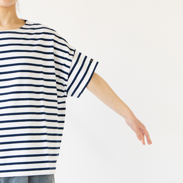 袖の柄切替えがアクセント