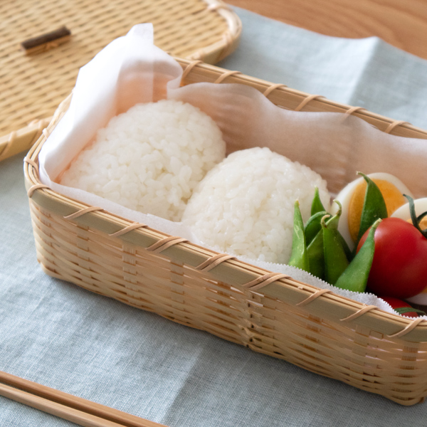 シンプルなおにぎりも美味しく感じられます