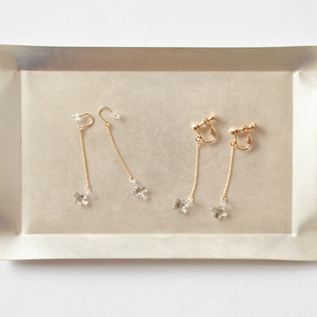 ピアス/イヤリング/ネックレス】アジサイ／HARIO Lampwork