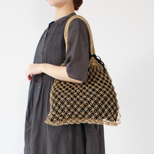 肩掛けもできる長めのハンドル(Black・身長162cm) 肩掛けもできる長めのハンドル(Black・身長162cm)