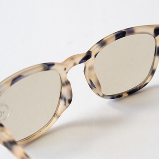 LIGHT TORTOISE LIGHT TORTOISE