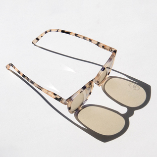 LIGHT TORTOISE LIGHT TORTOISE