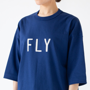 FLYの刺繍が印象的な一枚(S) FLYの刺繍が印象的な一枚(S)