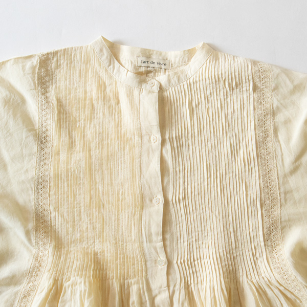 胸元アップ(BEIGE) 胸元アップ(BEIGE)