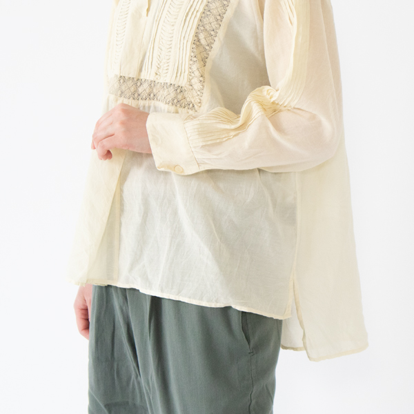 やや透け感のある生地 やや透け感のある生地