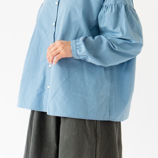 直線的な裾のライン(身長162cm・BLU)