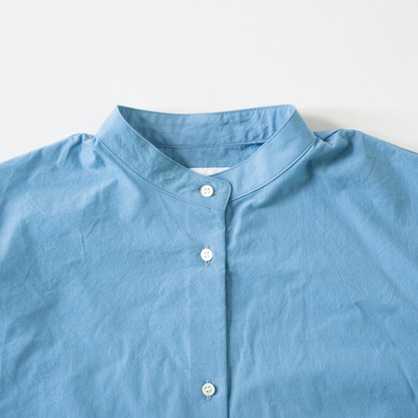 コンパクトなスタンドカラー(BLU) コンパクトなスタンドカラー(BLU)