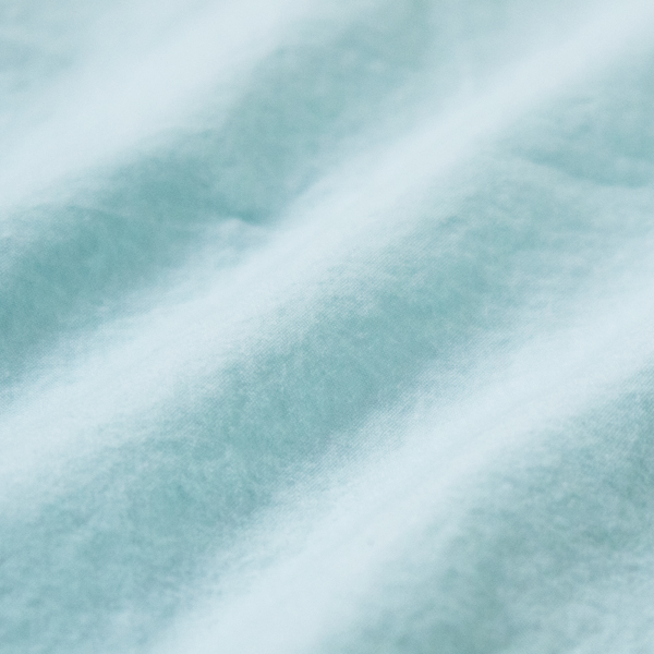 しっとり感を生み出すため、オイルに通すことで肌あたりの良いタッチに(SAX) しっとり感を生み出すため、オイルに通すことで肌あたりの良いタッチに(SAX)