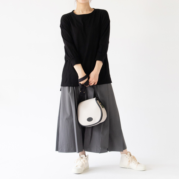 身長162cm・BLACK