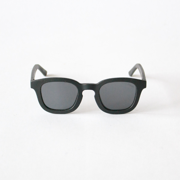 BLACKキッズサングラス CREAM 02 BLACKキッズサングラス CREAM 02