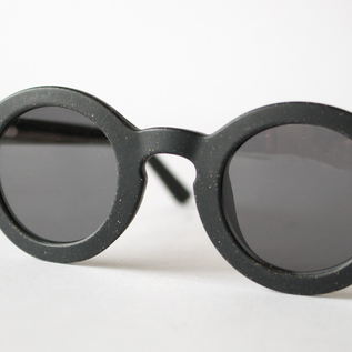 BLACK BLACK
