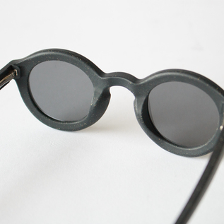 BLACK BLACK