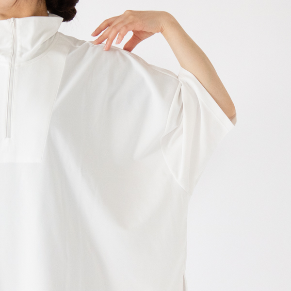 たっぷりと取られた身幅(WHITE_M・身長162cm)