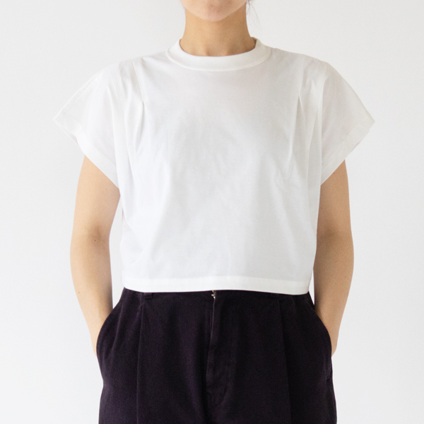 身長162cm・WHITE