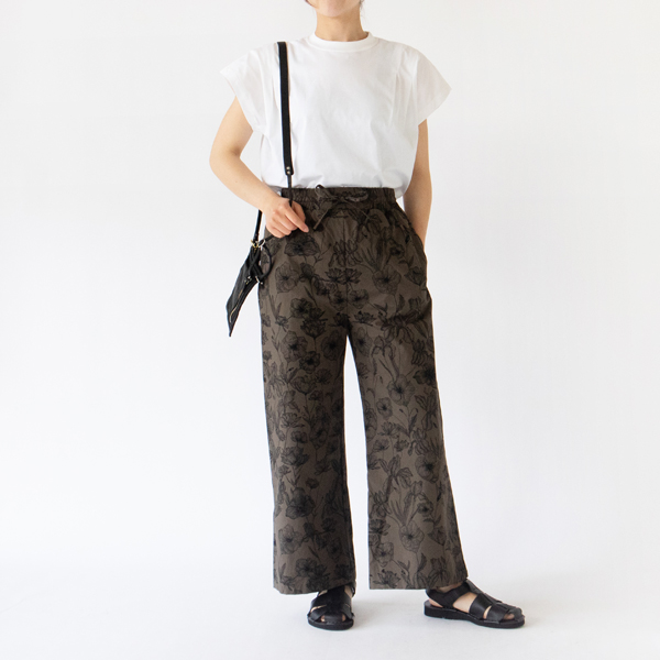 身長162cm・WHITE