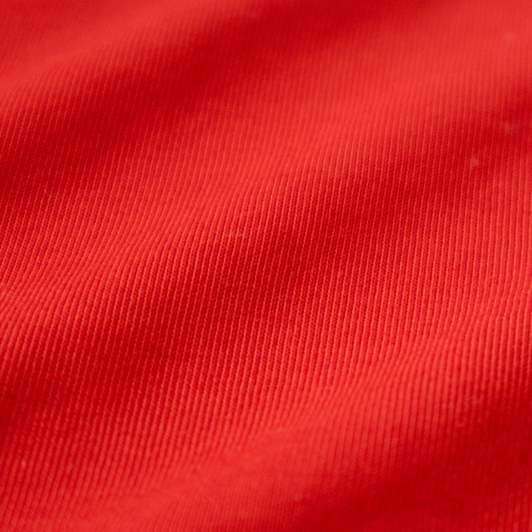 上質で優しい風合いと美しい表面を持っています(RED)