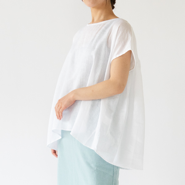 身長162cm・WHITE