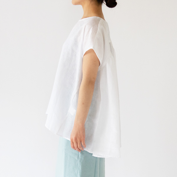 身長162cm・WHITE