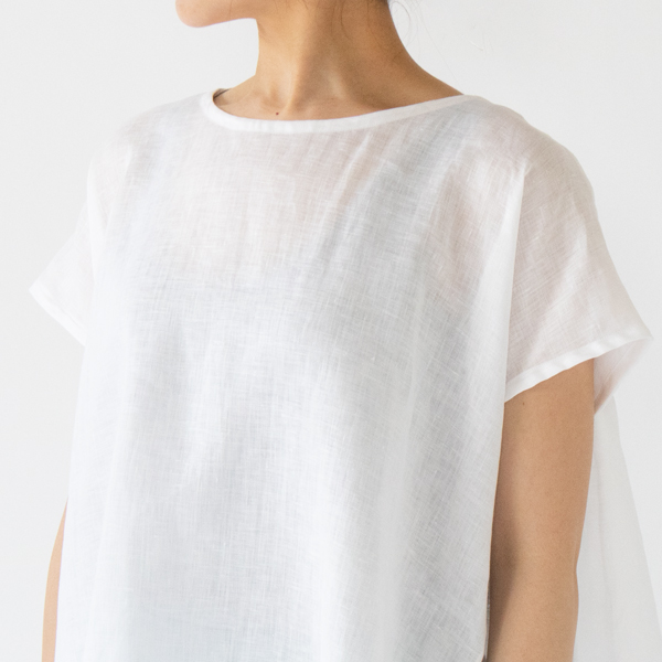 デコルテラインを美しく見せるクルーネック(身長162cm・WHITE)