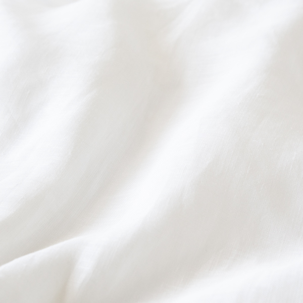 ナチュラルな薄手のリネンローンを使用(WHITE)