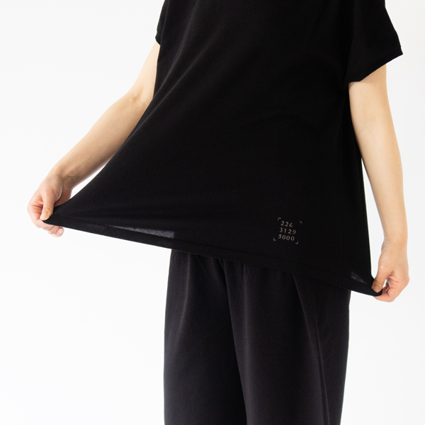 トップス、パンツ、どちらもとてもよく伸びます(ブラック)